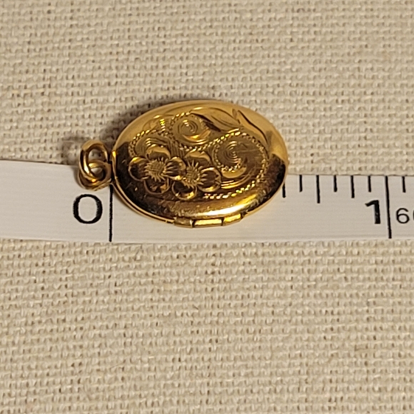 Antique Walter E. Hayward Gold Filled Locket Etched Floral - Picture 9 of 11